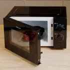 Eurolamp Fekete mikrohullámú sütő - 20 liter, 700W, 220-240V