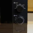 Eurolamp Fekete mikrohullámú sütő - 20 liter, 700W, 220-240V